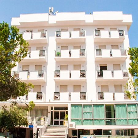 Hotel Raffaello Cesenatico Buitenkant foto