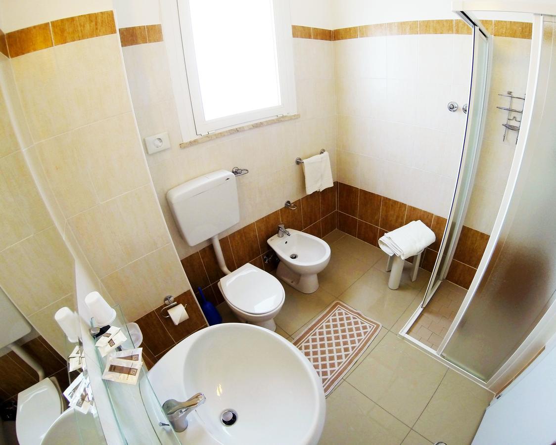 Hotel Raffaello Cesenatico Buitenkant foto