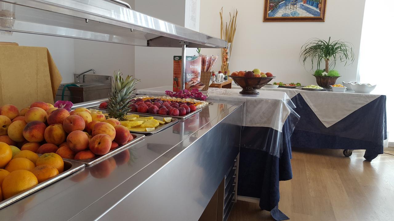 Hotel Raffaello Cesenatico Buitenkant foto