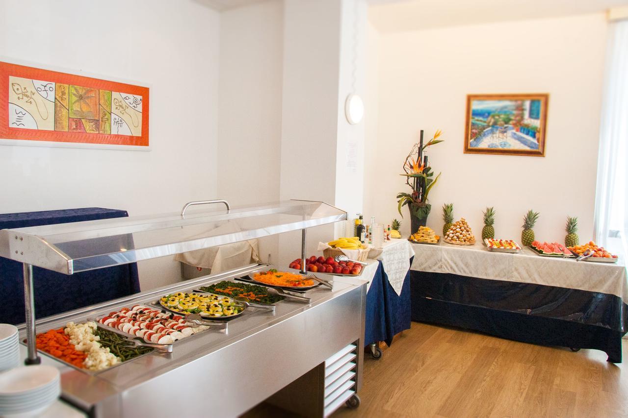 Hotel Raffaello Cesenatico Buitenkant foto